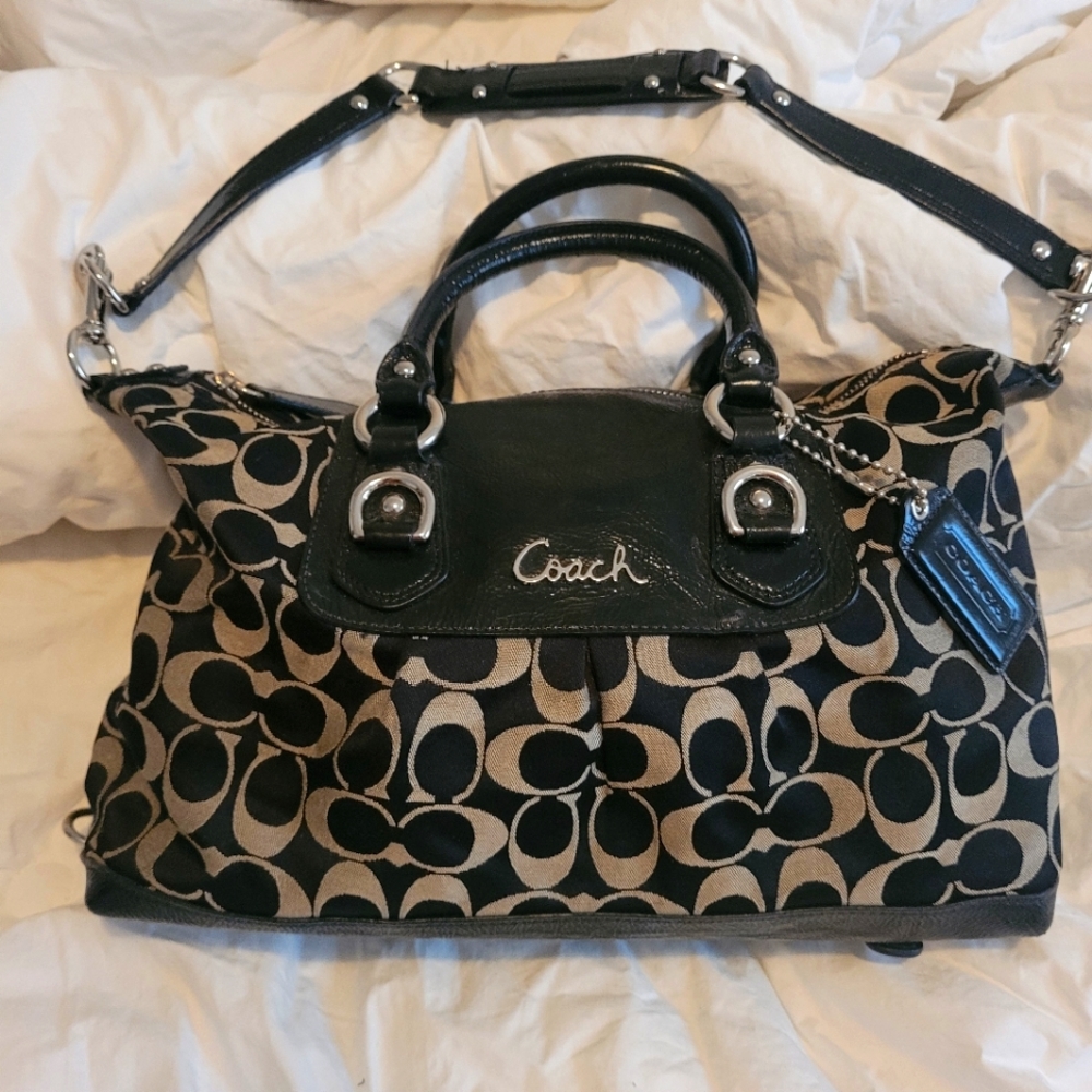 Coach monogram purse